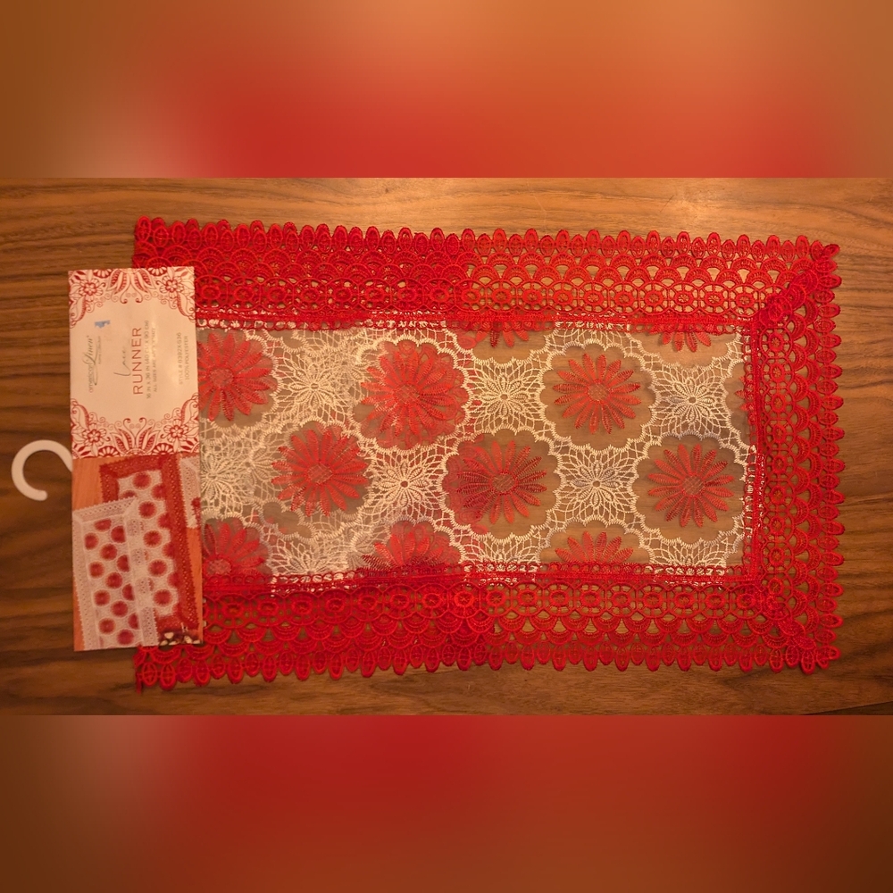 NWT American Linen red/white lace scalloped edge beautiful cut out center design